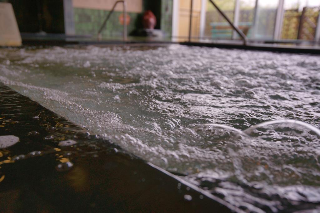 Hotel Kaminoyu Onsen Kai Exteriör bild